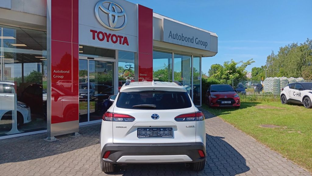 Toyota Corolla Cross  2.0L HEV 0 - 1 CVT