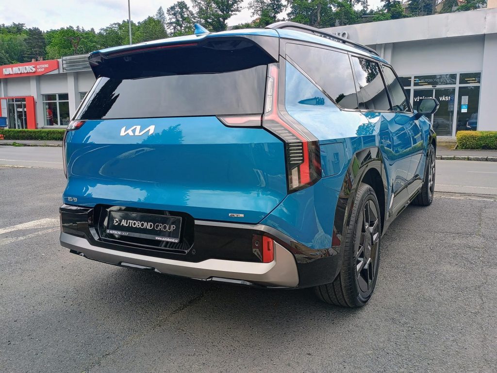 KIA EV9  GT LINE 4x4+PNS+180°sedadla