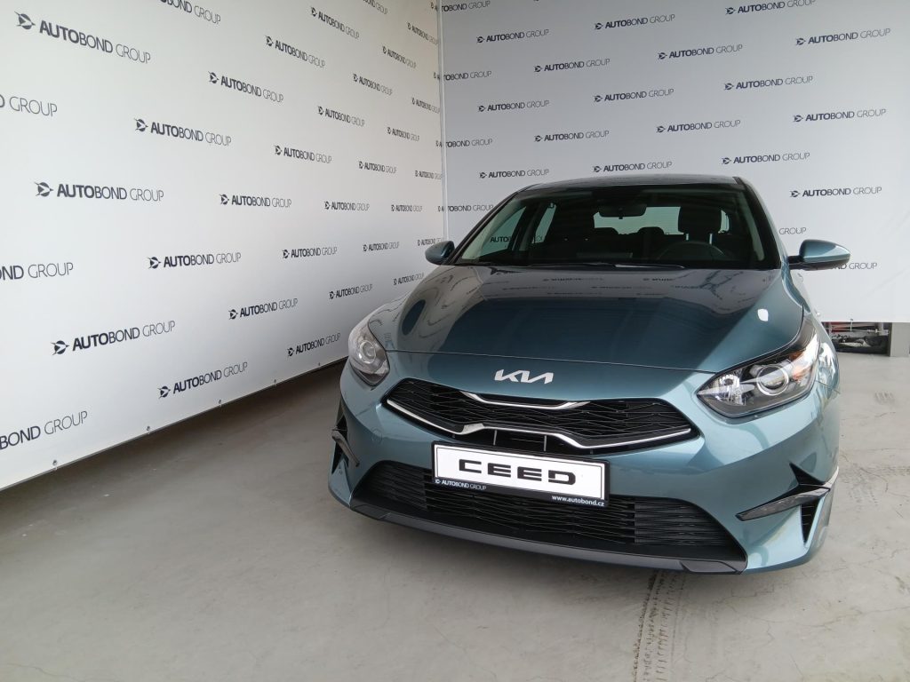 KIA Ceed  1.5 T-GDI GPF 7DCT automat Spin