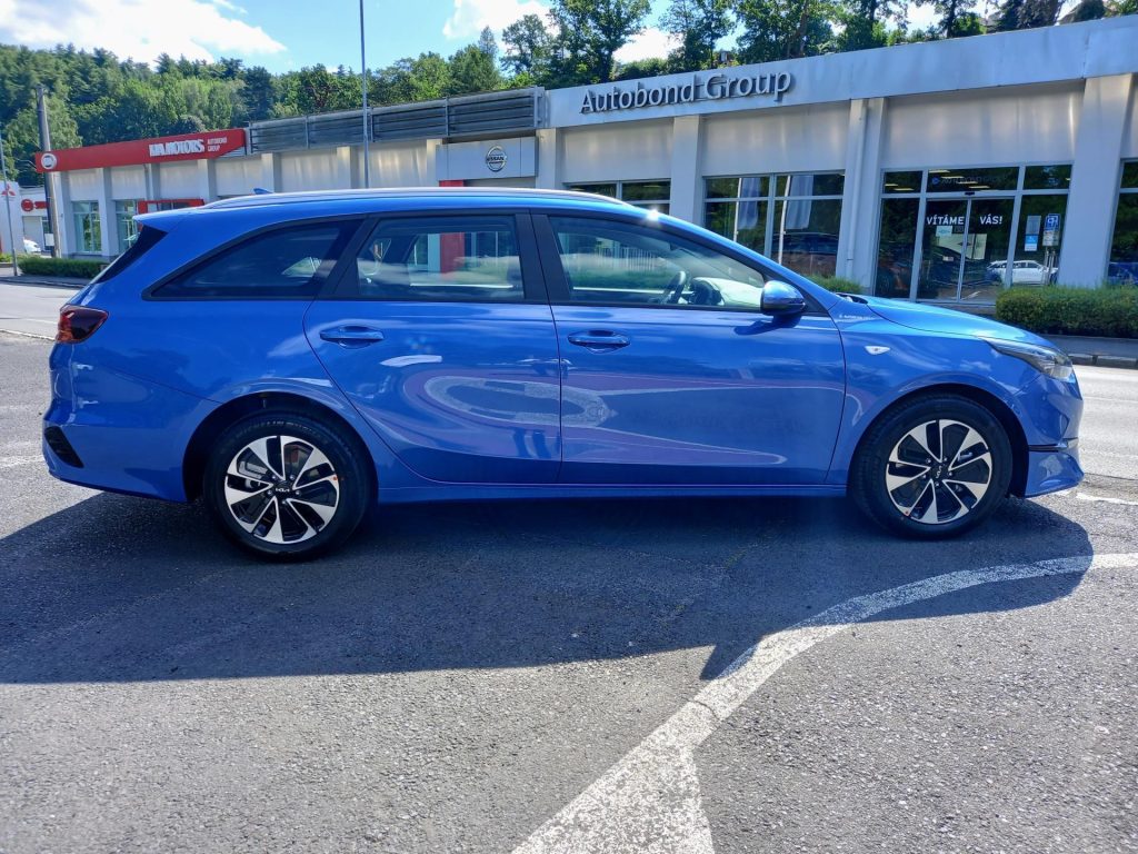 KIA Ceed  SW SPIN 1.5 T-GDI MT