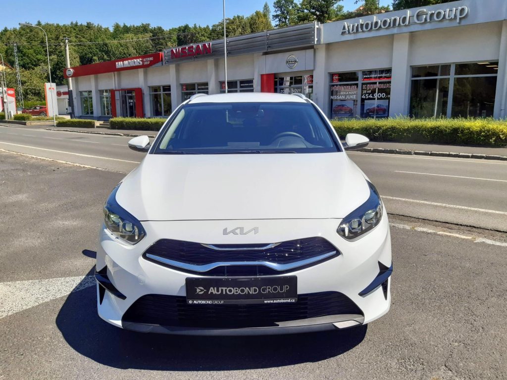 KIA Ceed  SW TOP 1.5 T-GDI 7DCT + BUS