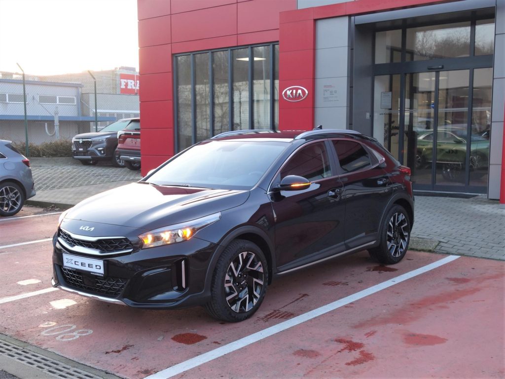 KIA XCeed  1,5 T-GDi GPF 7DCT TOP *