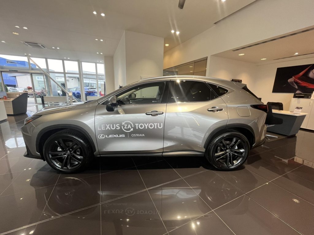 Lexus NX 350h  2,5l