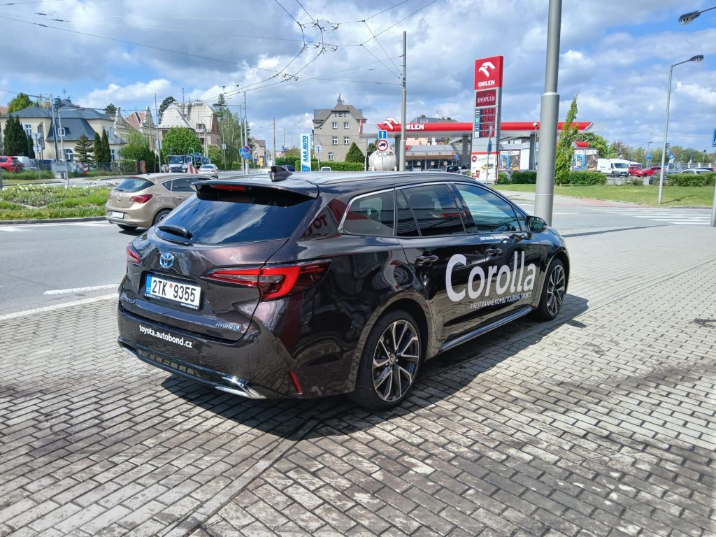 Toyota Corolla  2.0 hybrid e-CVT Executive