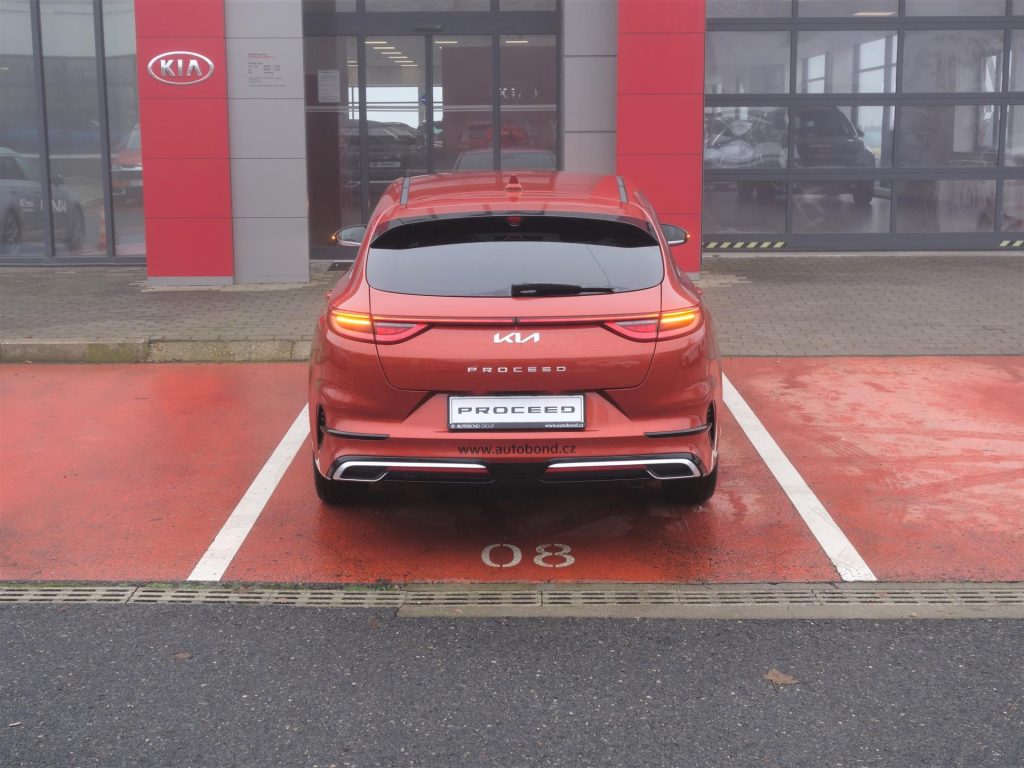 KIA ProCeed  1,6 T-GDi GPF 7DCT GT !SKLADEM!