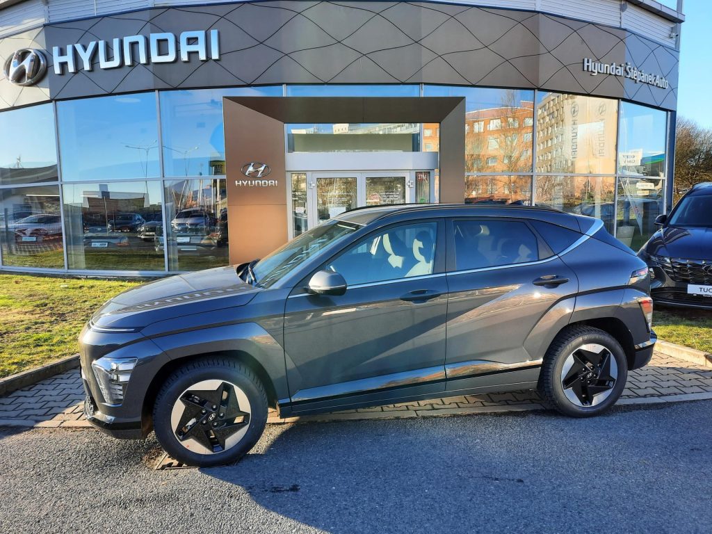 Hyundai Kona  EV POWER 65,4 kWh 217k Czech Edition