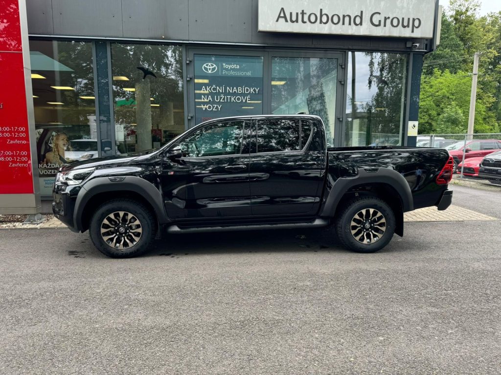 Toyota Hilux  2,8 6AT GR SPORT