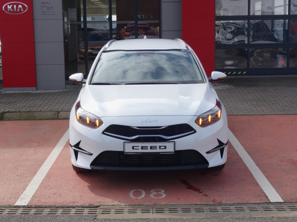 KIA Ceed  1,5 T-GDi GPF TOP !SKLADEM! *