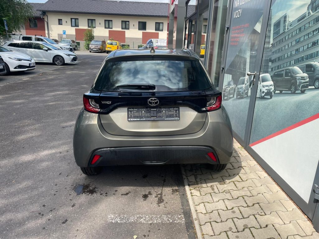 Toyota Yaris  1,5 6 stup. manuální převodovka Comfort