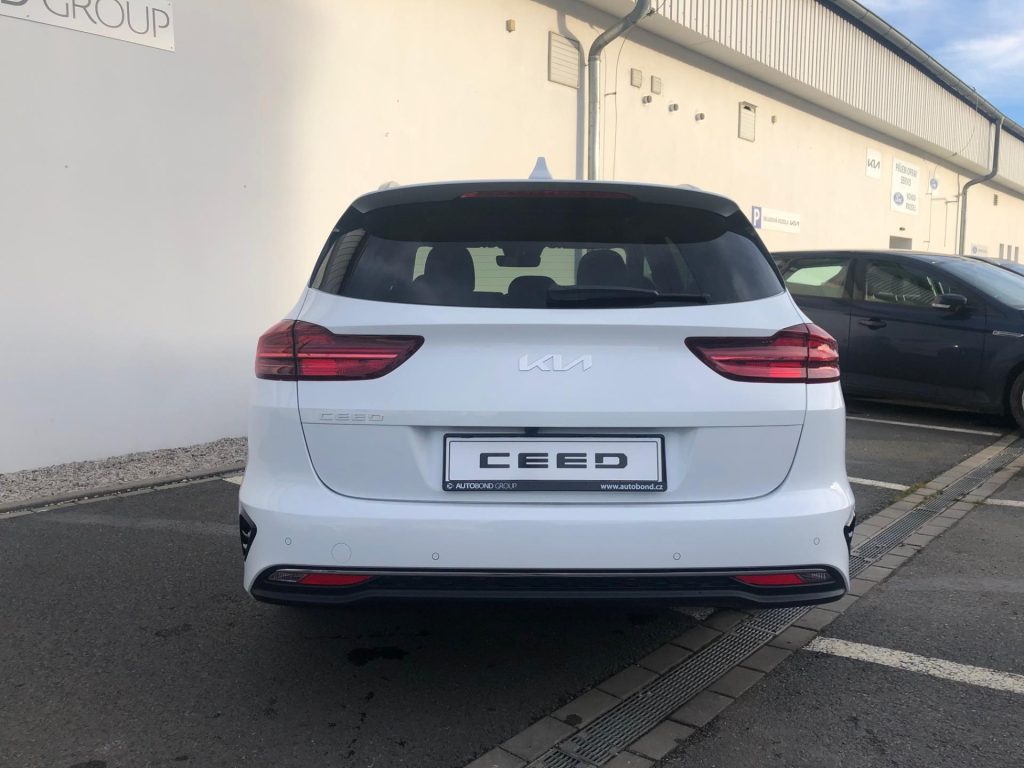 KIA Ceed  1.5 T-GDI GPF 7DCT automat TOP