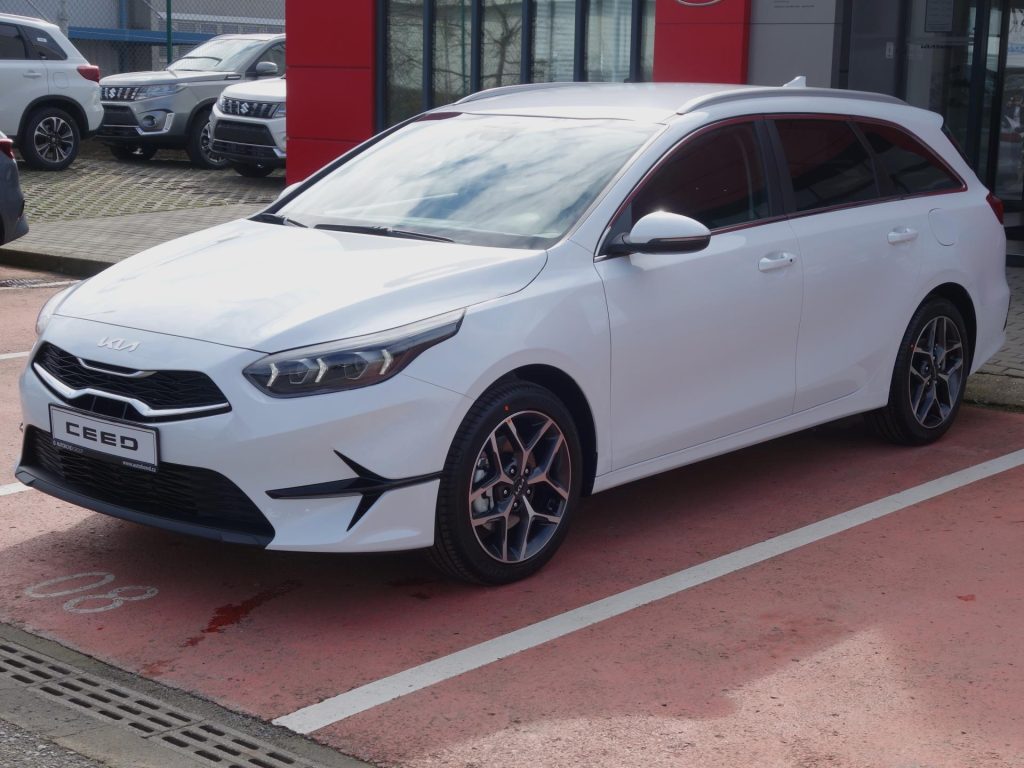 KIA Ceed  1,5 T-GDi GPF TOP !SKLADEM! *