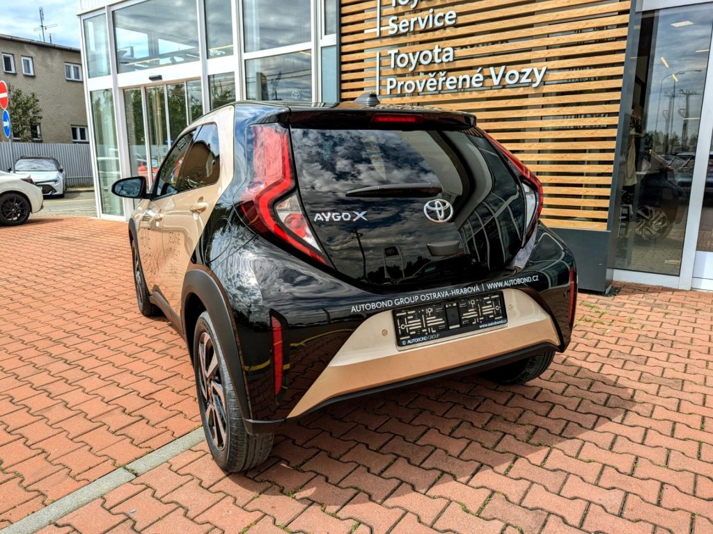 Toyota Aygo X  1,0 4x2 5MT STYLE TECH VISION