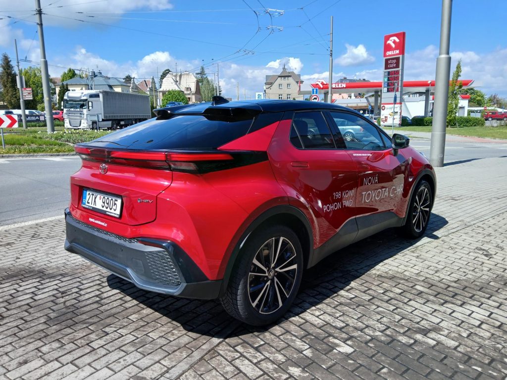 Toyota C-HR  2.0 L HEV CVT (2x4) Executive