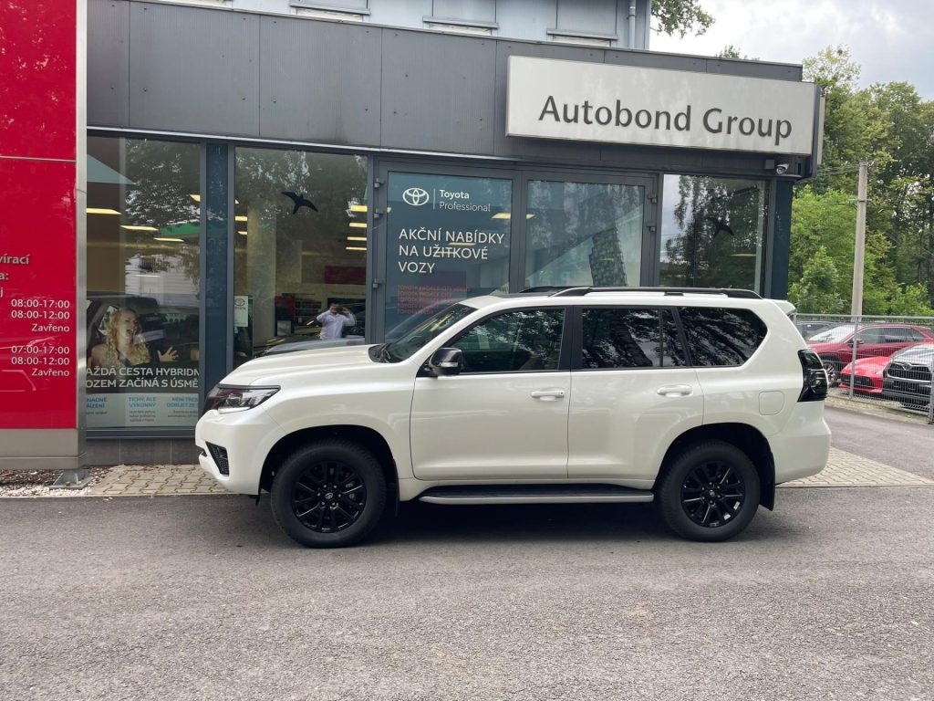 Toyota Land Cruiser  2,8 Executive VIP Family