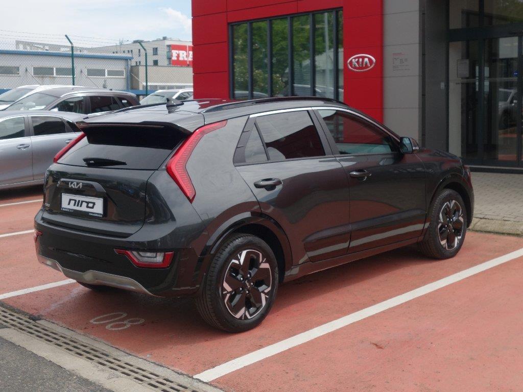 KIA Niro  EV SG2 STYLE 150 KW + 64,8 KWH !SKLADEM