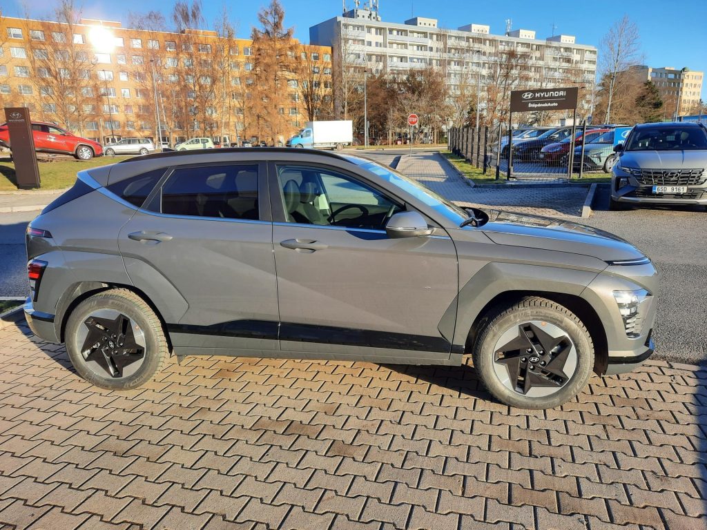 Hyundai Kona  EV POWER 65,4 kWh 217k Czech Edition