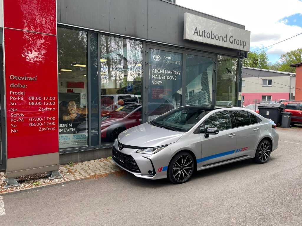 Toyota Corolla  1,8 Hybrid AUTOBOND SPORT EDITION