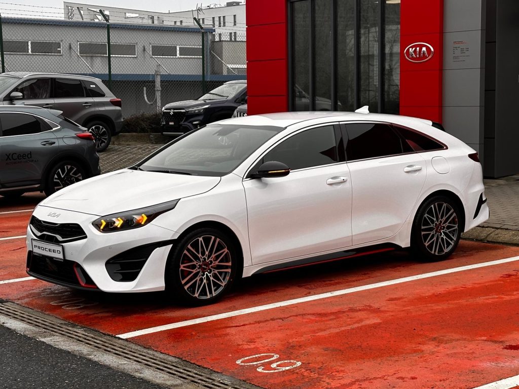 KIA ProCeed  CD 1,6 T-GDi GPF 7DCT GT !SKLADEM!