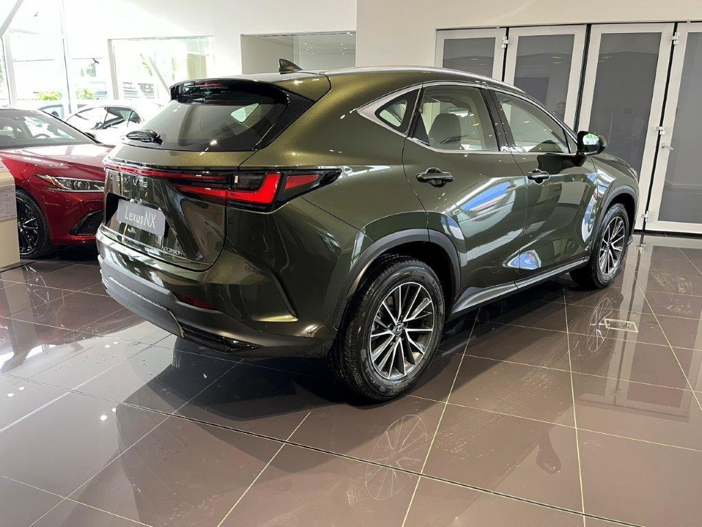 Lexus NX 350h  2,5l