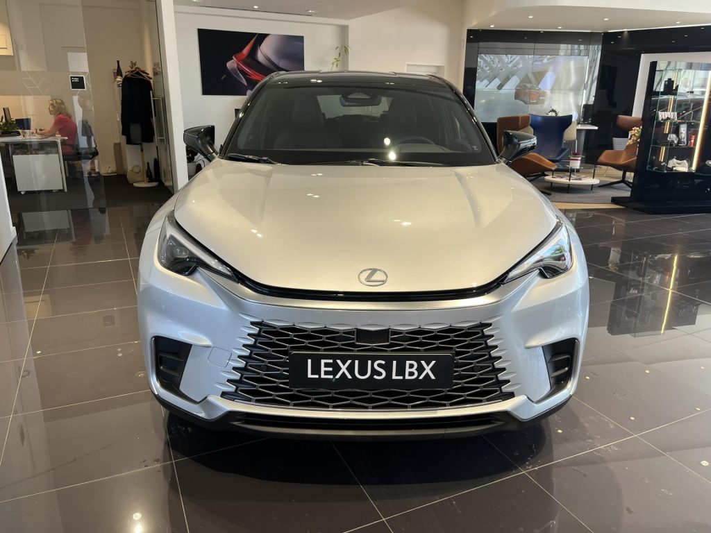 Lexus LBX  1,5l