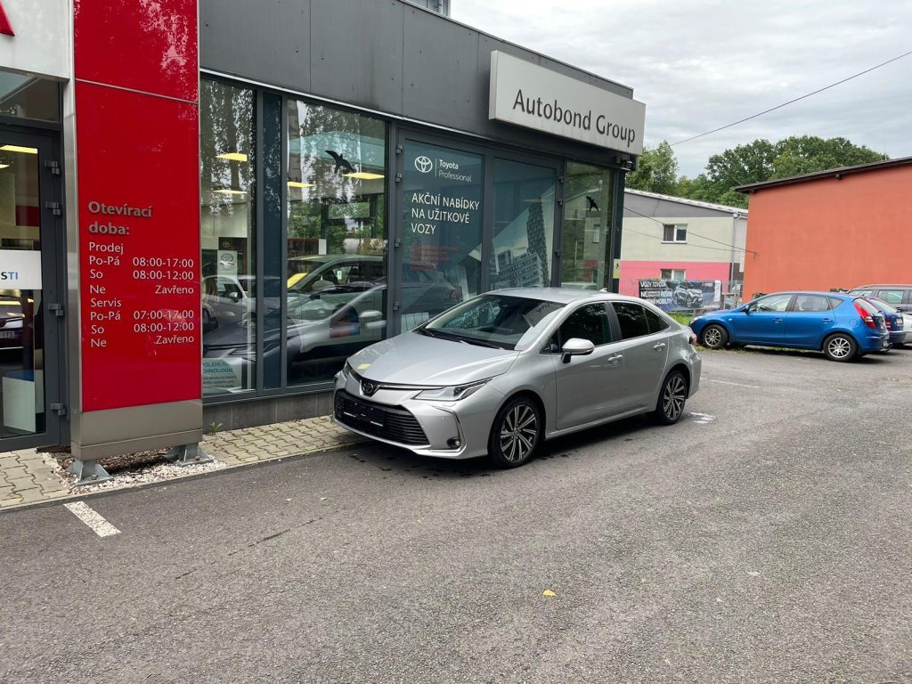 Toyota Corolla  1,5 6 MT Comfort + Style + Tech