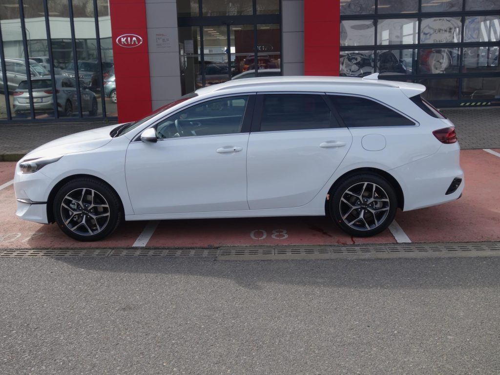 KIA Ceed  1,5 T-GDi GPF TOP !SKLADEM! *