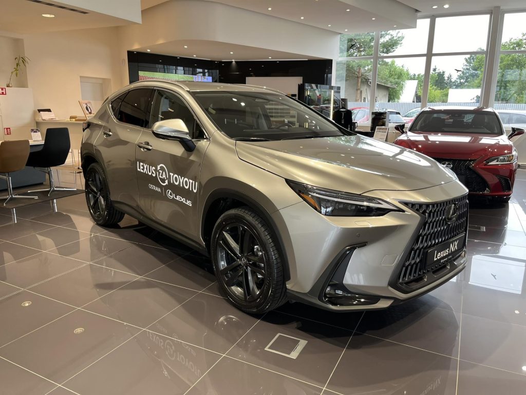 Lexus NX 350h  2,5l