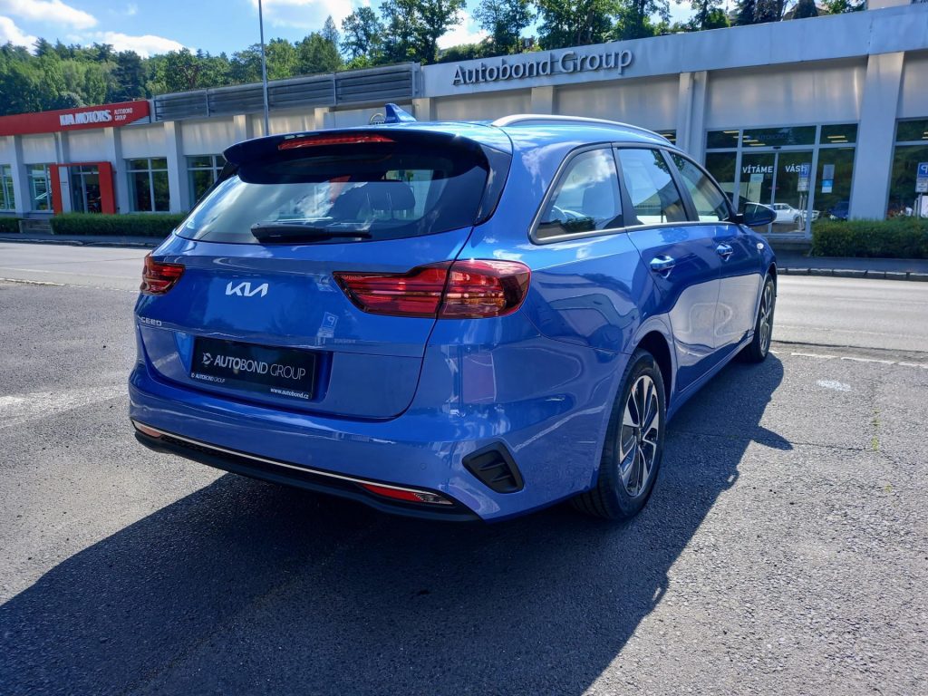 KIA Ceed  SW SPIN 1.5 T-GDI MT