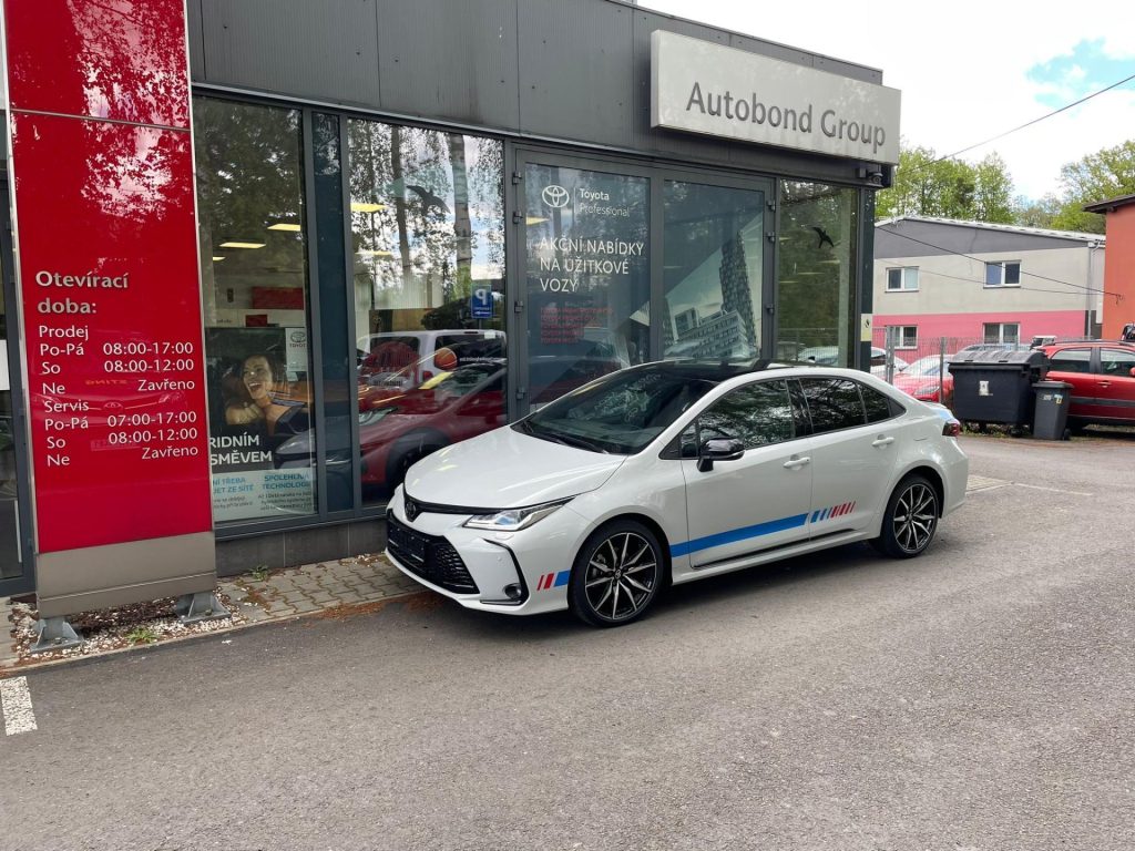 Toyota Corolla  1,8 Hybrid AUTOBOND SPORT EDITION