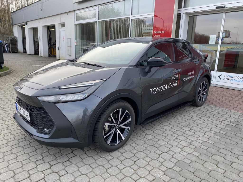 Toyota C-HR  1.8 Hybrid Style + Tažné