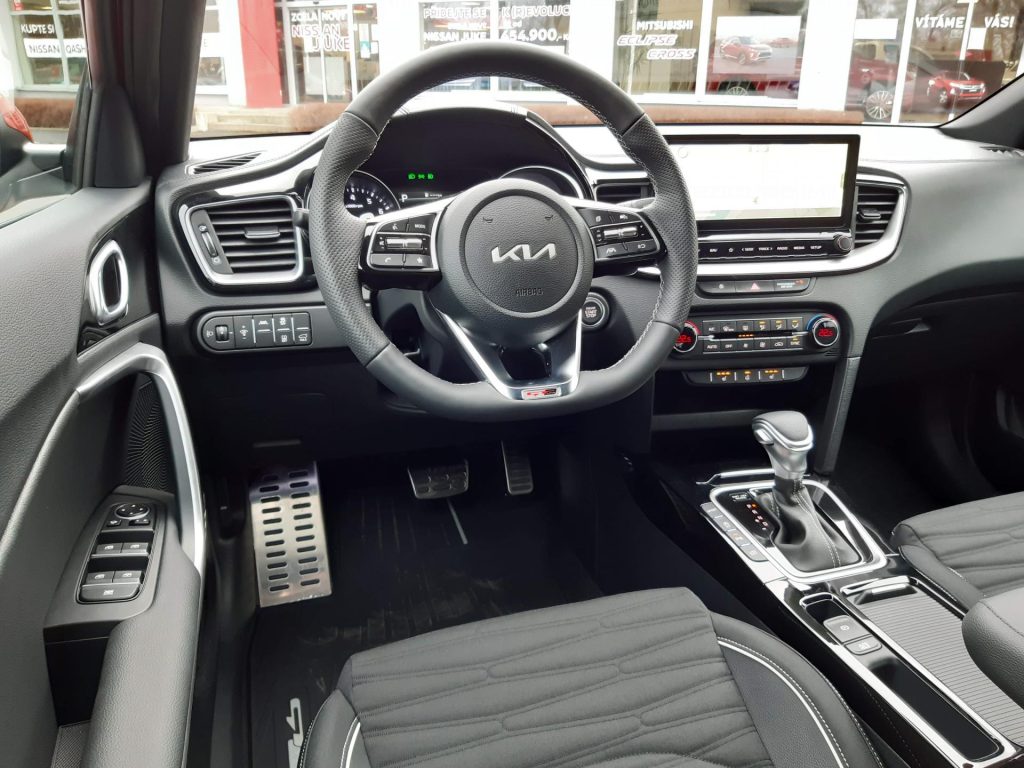 KIA Ceed  SW GT LINE 1.5 T-GDI 7DCT