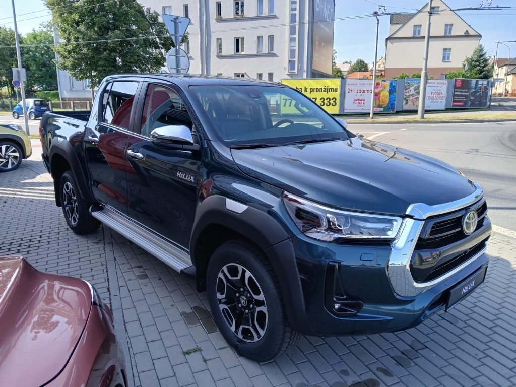 Toyota Hilux  2,8 L 204k 6 AT Executive VIP