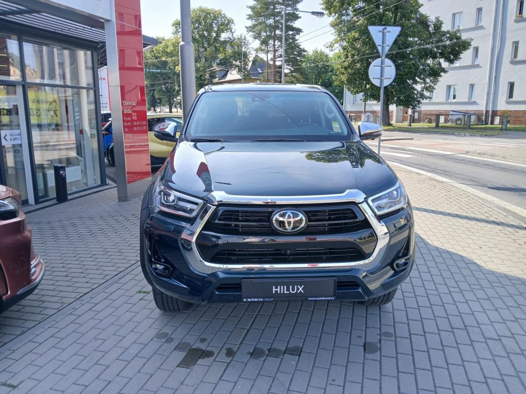 Toyota Hilux  2,8 L 204k 6 AT Executive VIP