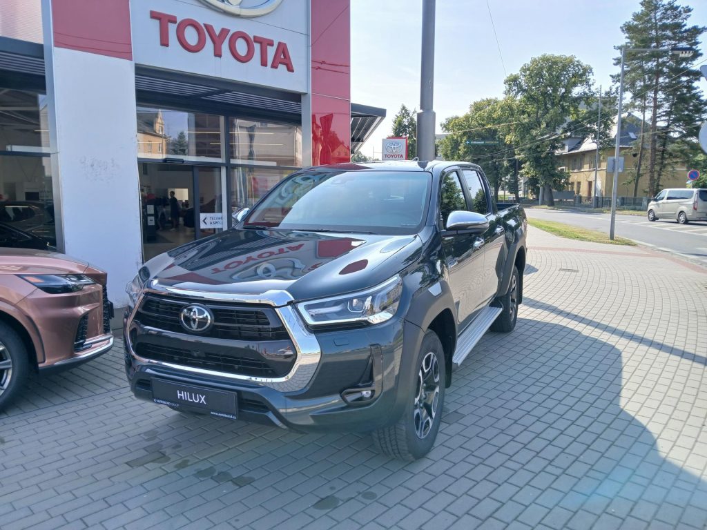 Toyota Hilux  2,8 L 204k 6 AT Executive VIP