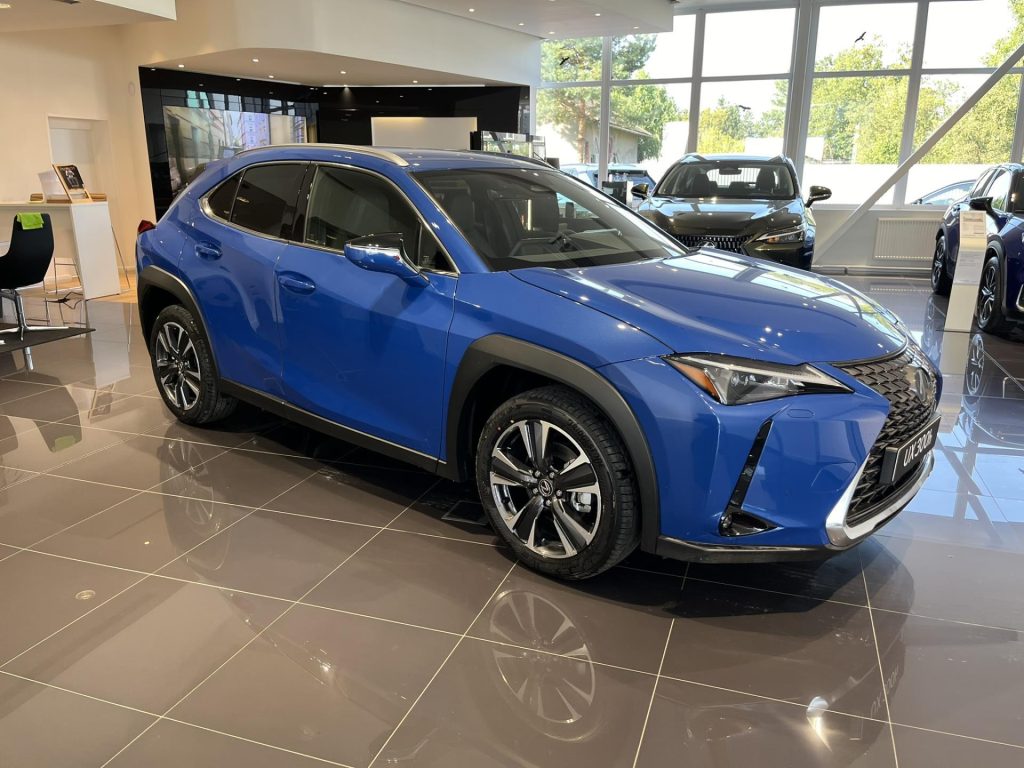 Lexus UX 300h  2,0l