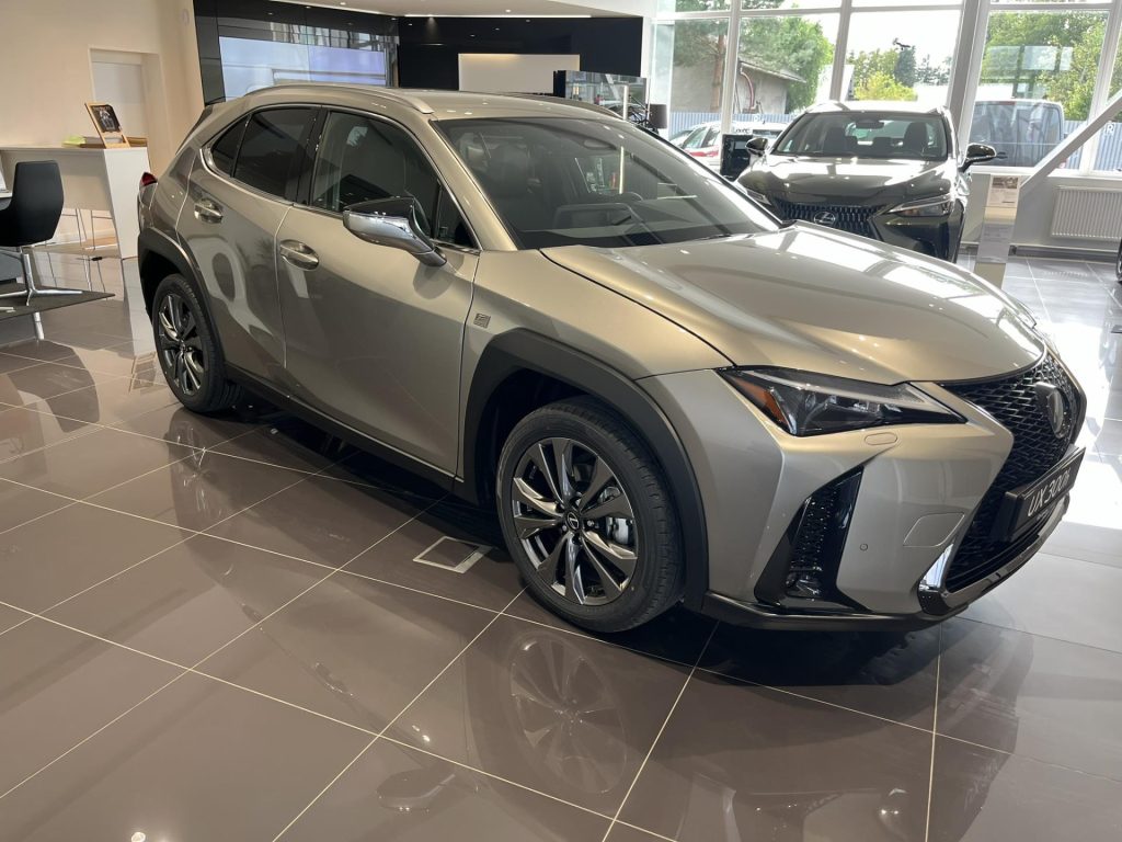 Lexus UX 300h  2,0l