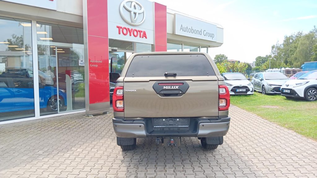 Toyota Hilux  2.8 Diesel AT 204k