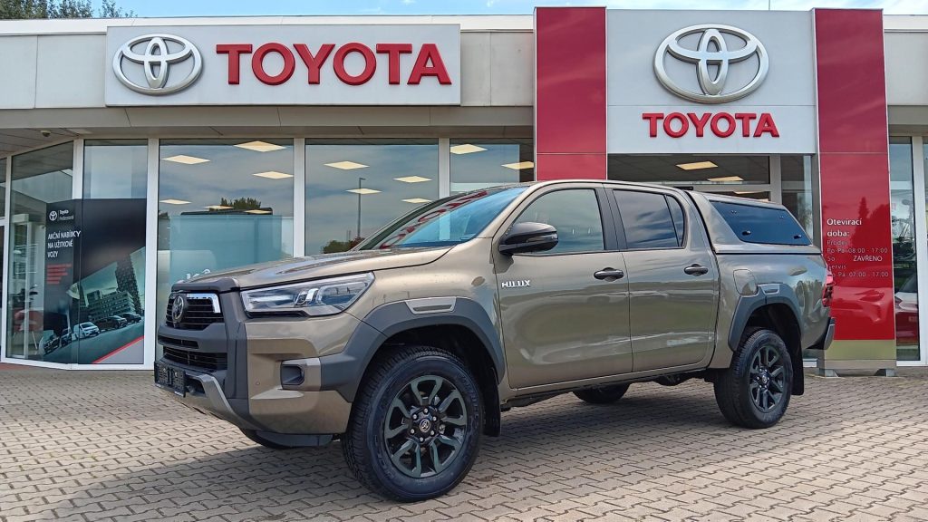 Toyota Hilux  2.8 Diesel AT 204k