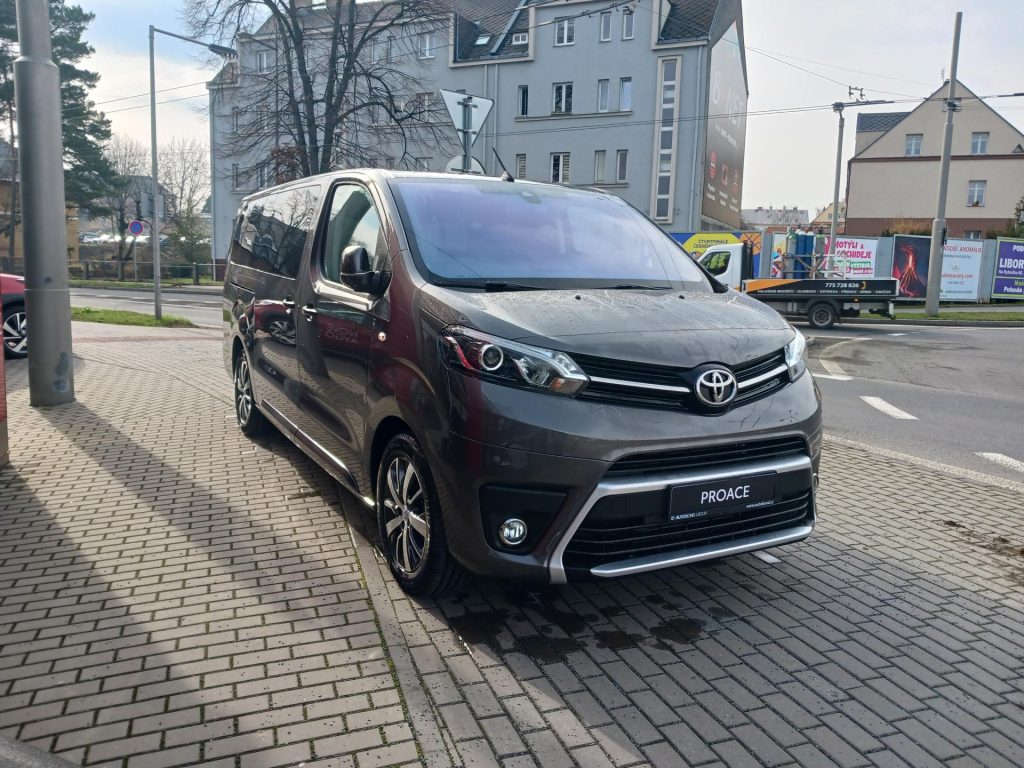 Toyota ProAce Verso  2.0 Diesel 8AT, Family 8S Comfort+Navi