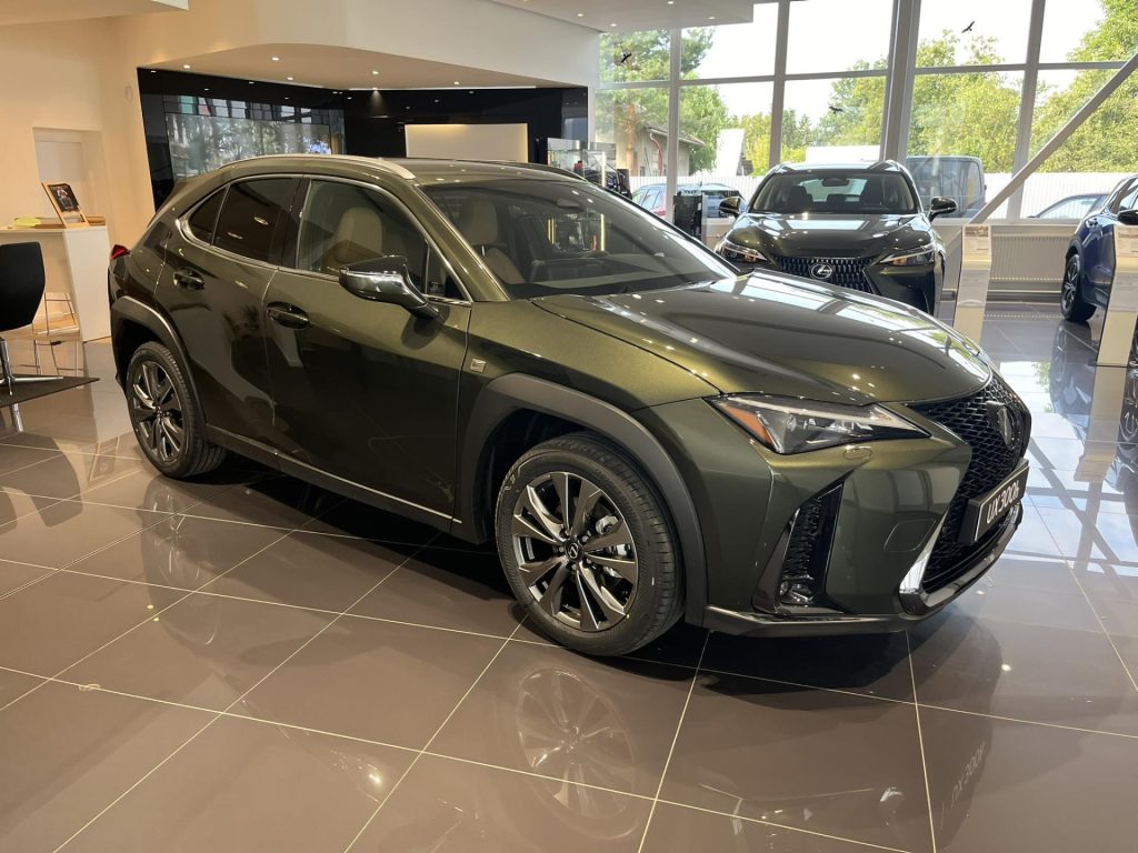 Lexus UX 300h  2,0l