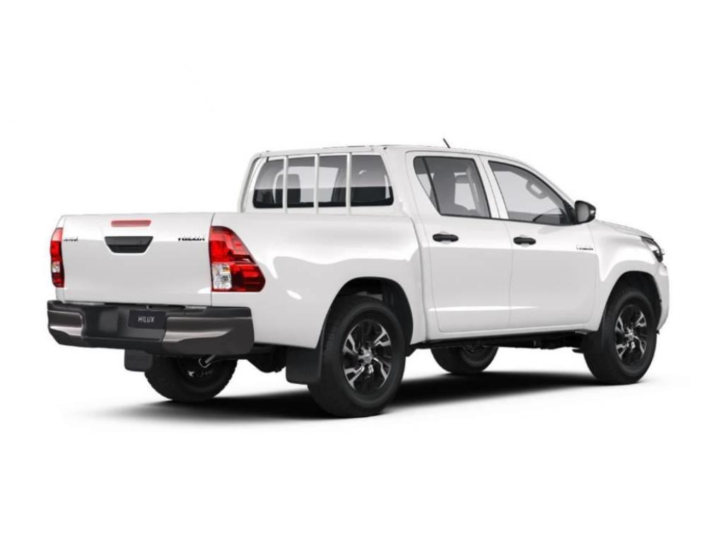 Toyota Hilux  2.4D 4×4 6MT Live Plus