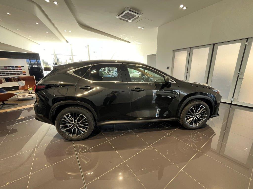 Lexus NX 450h+  2,5l