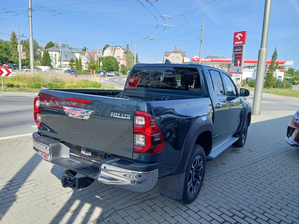 Toyota Hilux  2,8 L 204k 6 AT Executive VIP