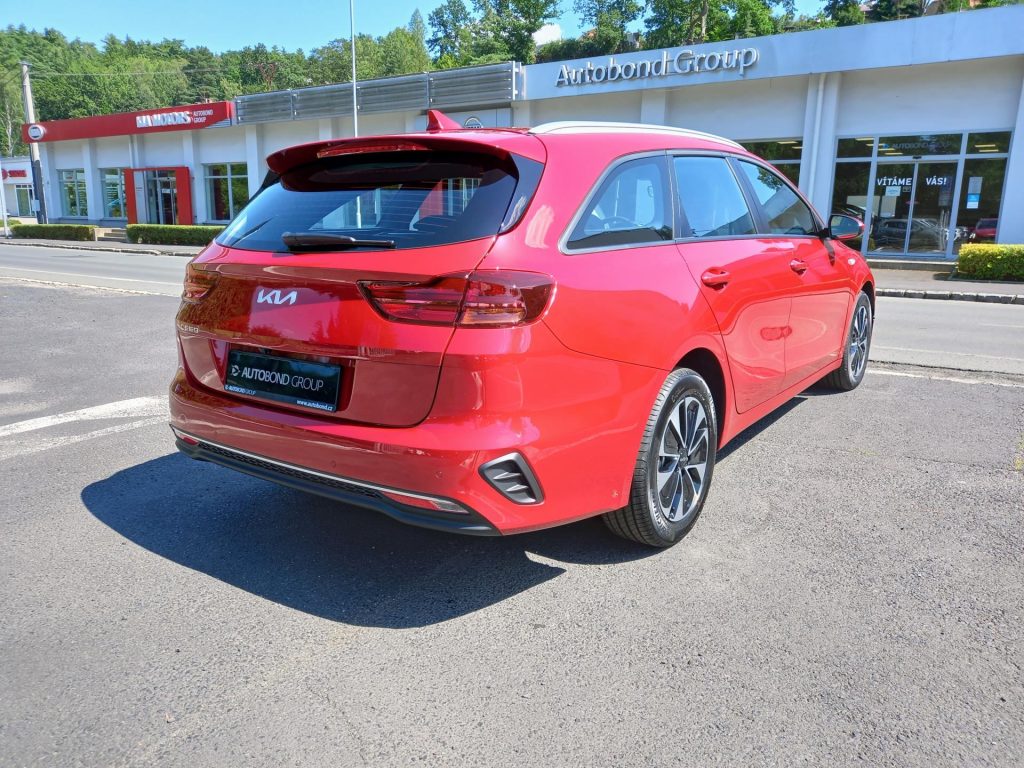 KIA Ceed  SPIN 1.5 T-GDI MT