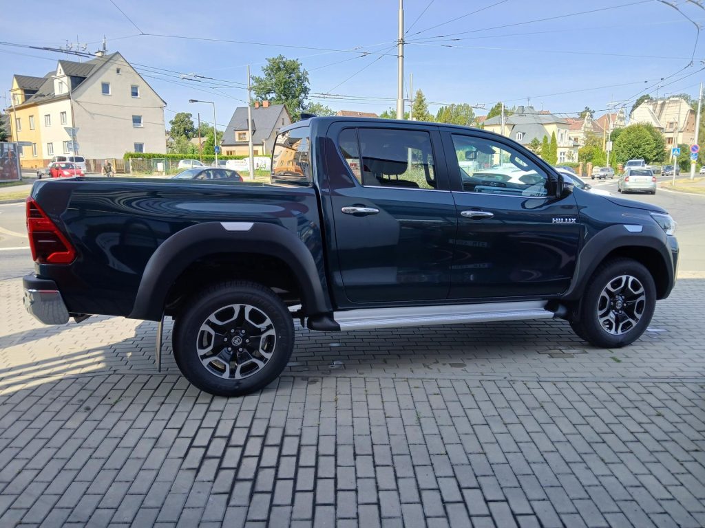 Toyota Hilux  2,8 L 204k 6 AT Executive VIP