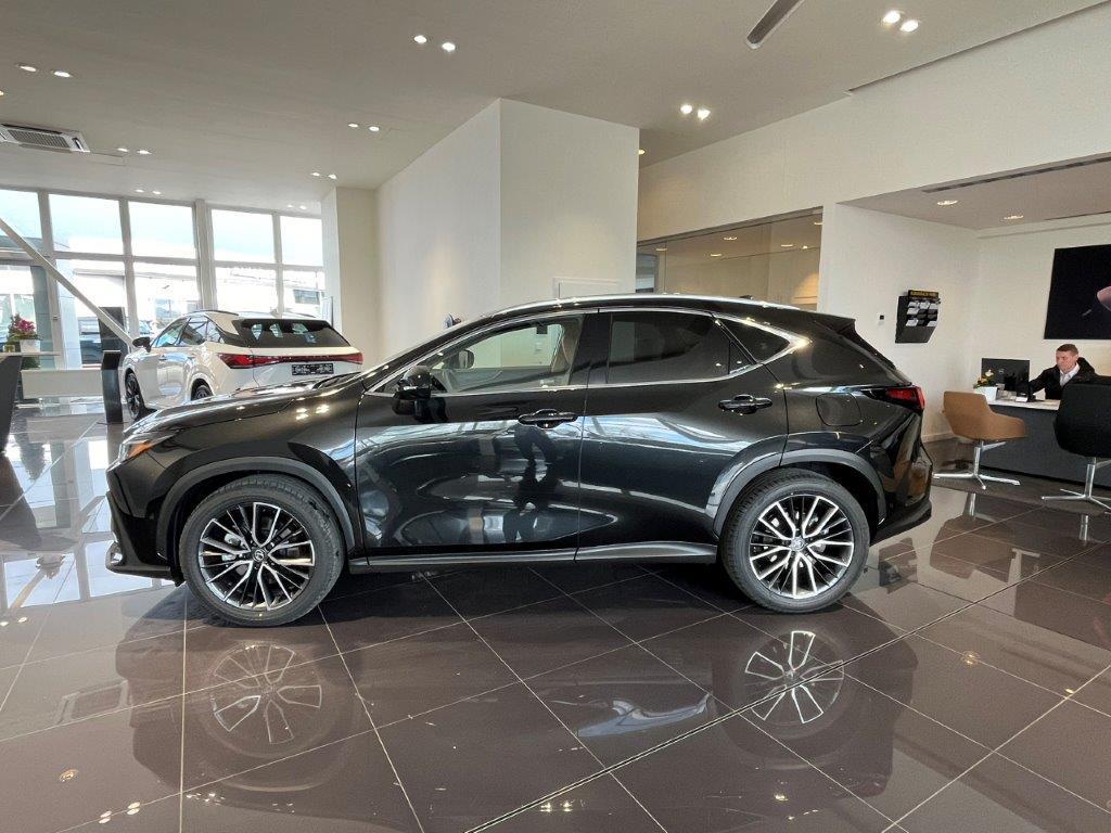 Lexus NX 450h+  2,5l