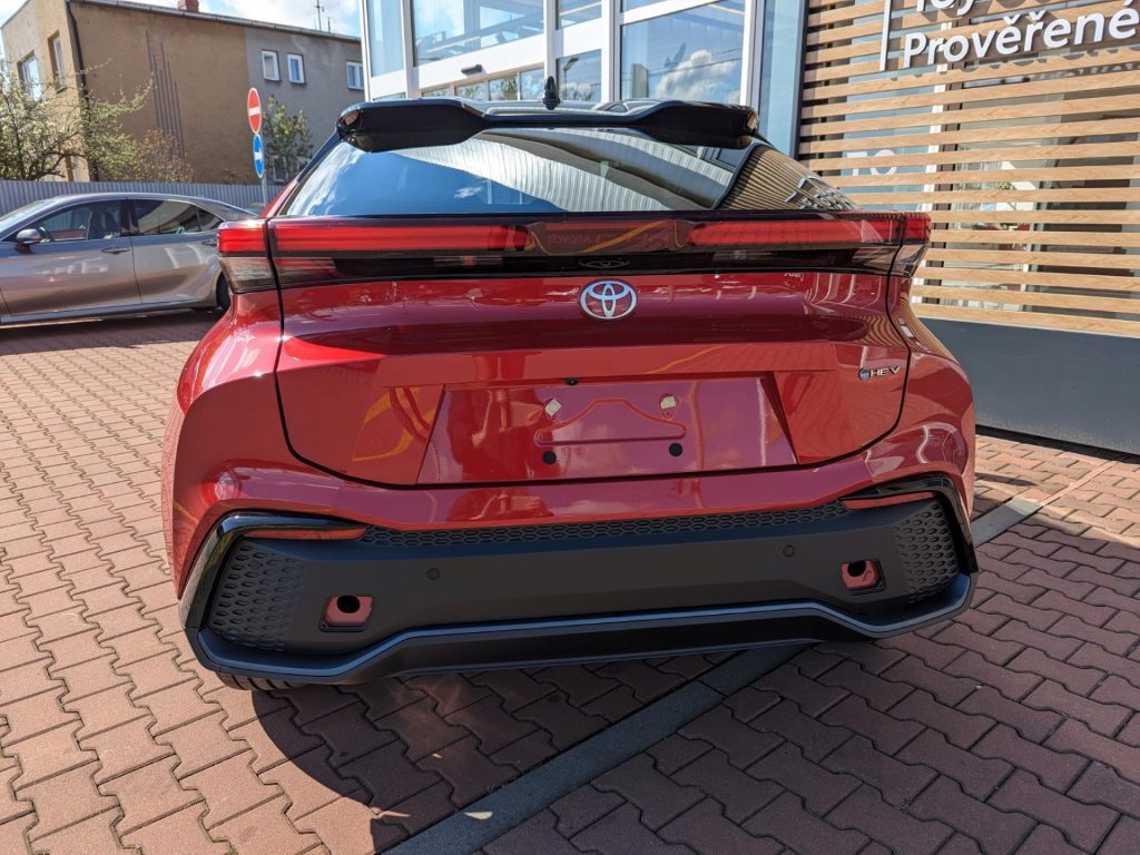 Toyota C-HR  2.0 HEV 4x4 EXECUTIVE