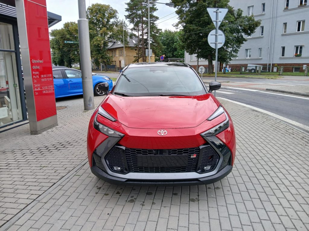 Toyota C-HR  2.0 CVT 198k 4x4