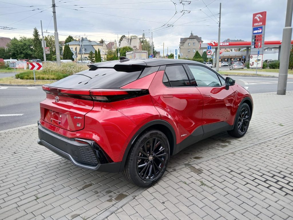 Toyota C-HR  2.0 CVT 198k 4x4