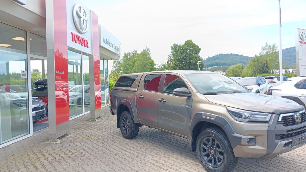 Toyota Hilux  2.8 Diesel AT 204k